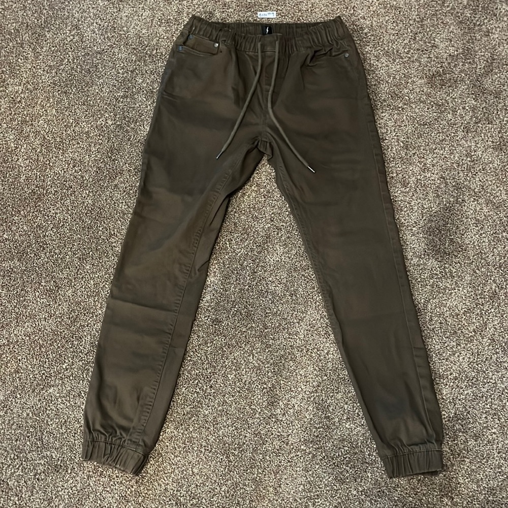 2/$30 Jagger size 30 pants with elastic waist. Size 30. I think they’re men’s